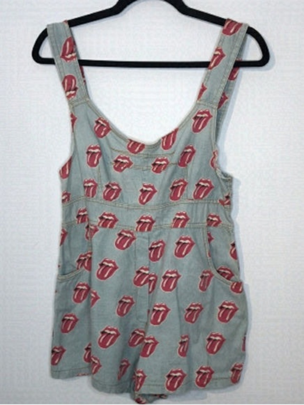 Sleeveless Light Blue Denim Tank Top with Red Lip Print
